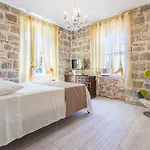 Pietra Rossa Ξενοδοχείο 4*