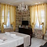 Ξενοδοχείο Pietra Rossa 4*