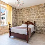 Ξενοδοχείο Pietra Rossa 4*