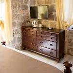 Ξενοδοχείο Pietra Rossa 4*