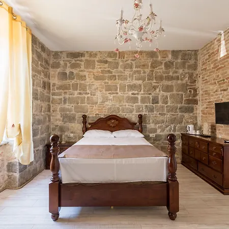 Pietra Rossa 4*