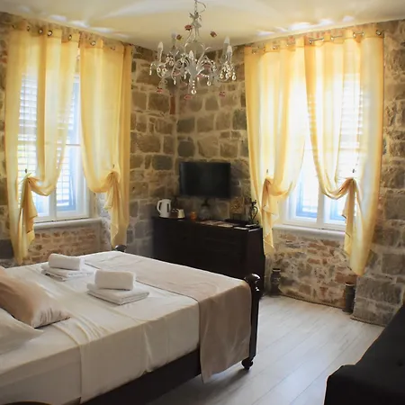 מלון Pietra Rossa 4*