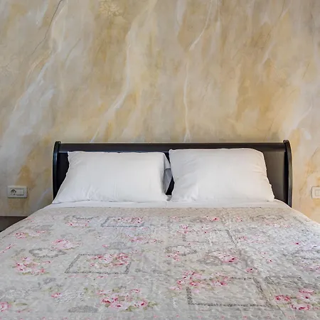 מלון Pietra Rossa 4*