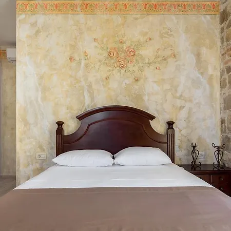 Pietra Rossa מלון 4*