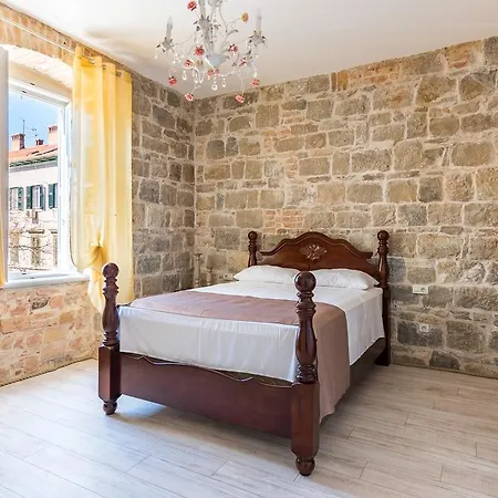 فندق Pietra Rossa 4*