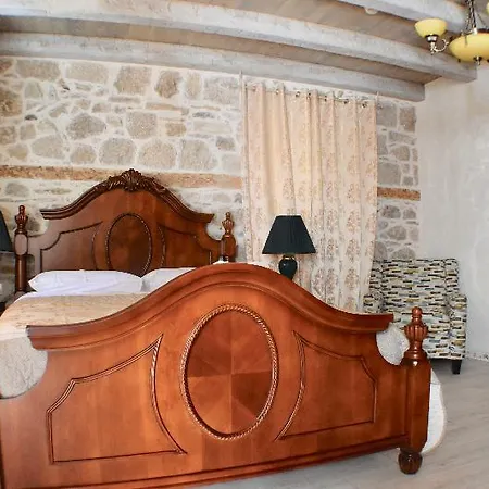 Pietra Rossa 4* سبليت