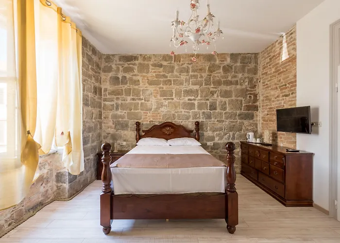 Pietra Rossa 4*