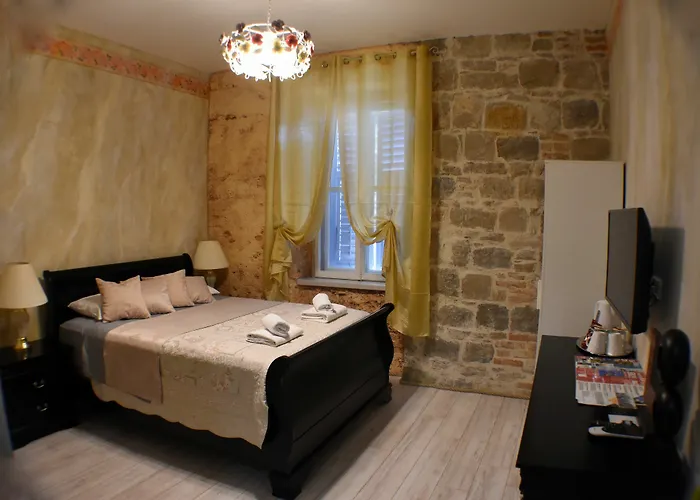 ホテル Pietra Rossa 4*
