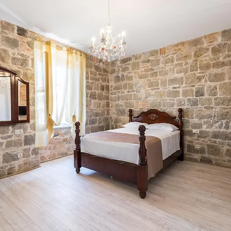 Pietra Rossa Hotel