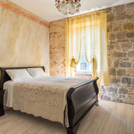 ホテル Pietra Rossa 4*