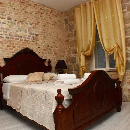 Pietra Rossa 4* スプリト