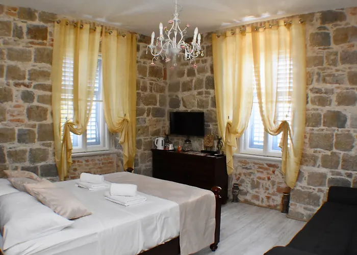 Hotell Pietra Rossa 4*