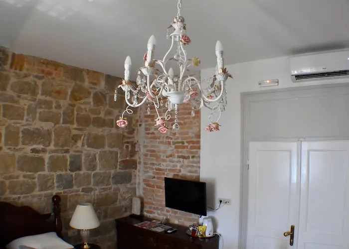 Hotell Pietra Rossa 4*