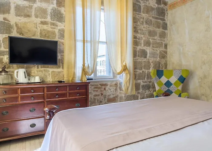 Pietra Rossa 4*